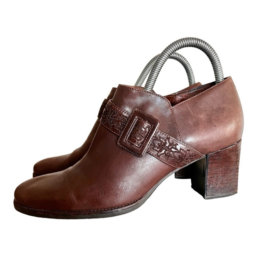 Clarks Artisan Women’s S 7.5 Ankle Boots Size Zip Brown Leather Heel Strap Shoes